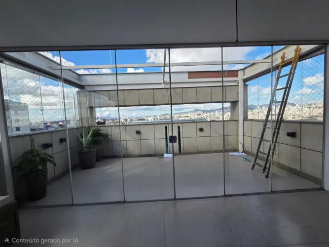 Linda porta de vidro de correr de 6 folhas com tamanho de aproximadamente 5,15m X 2,60m