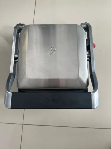 Grill Oster Semi novo