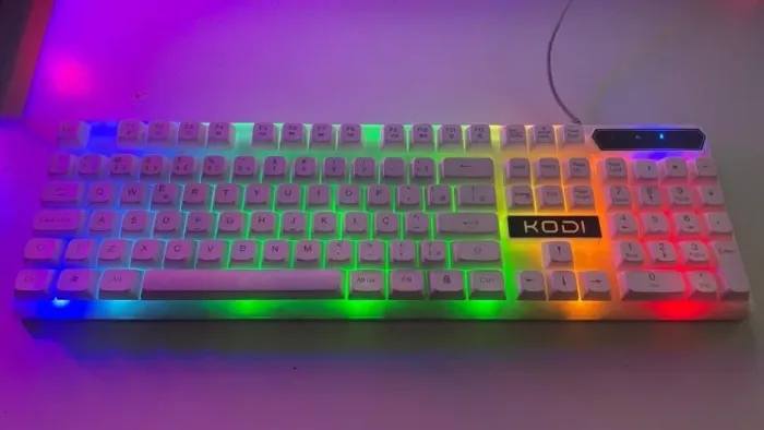 Teclado Gamer Semi-Mecânico com RGB