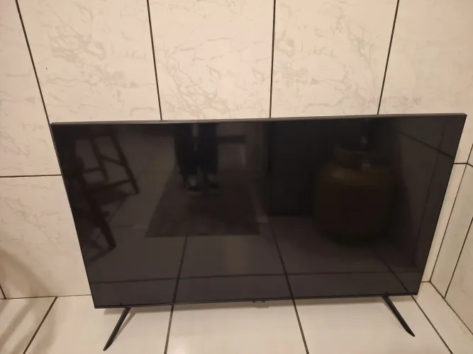 Samsung 50" 4K UHD Smart TV - COM DEFEITO