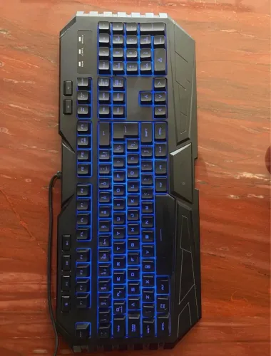 Teclado gamer Octane com fio
