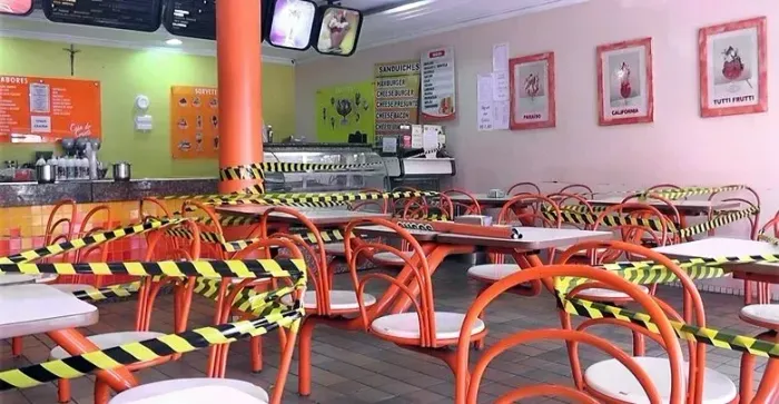 Lanchonete na boca de estação Ref; 2185