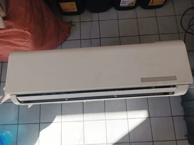 Vendo um Ar condicionado Sprinter Midea 18.000 BTUs só ponto d usa