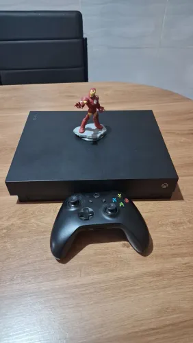Xbox One X 1TB 4k Hdr