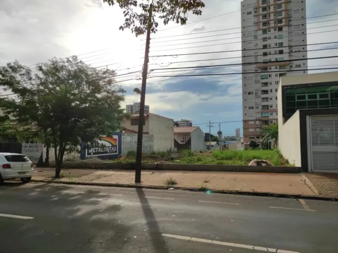 Terreno Comercial para Locação ? Av. Gastão Vidigal