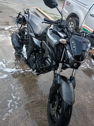 Moto muito nova, está em perfeito estado, só pegar e rodar.