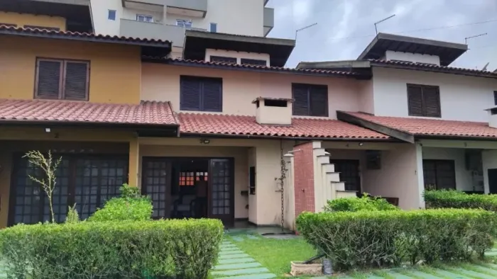 Casa Condomínio - Caraguatatuba - Até 10 pessoas - piscina, Wi-Fi, Churrasqueira