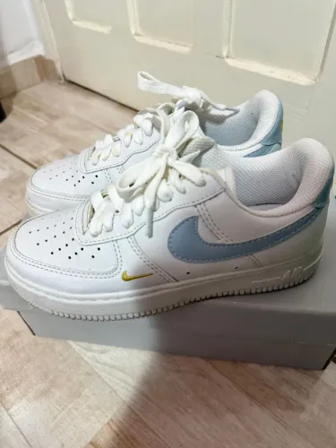 Tenis