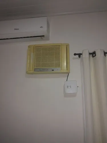 Ar de Janela Cônsul 7500 BTUs 220v com controle remoto