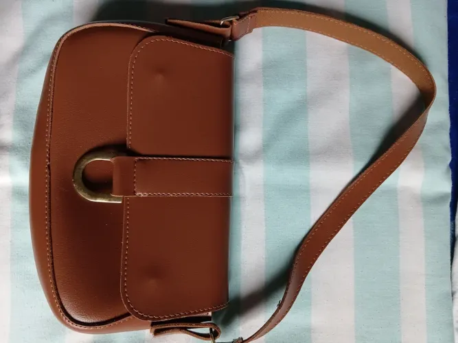 VENDO BOLSA FEMININA PEQUENA