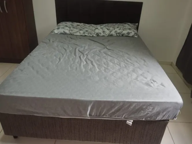 Cama box de casal nova