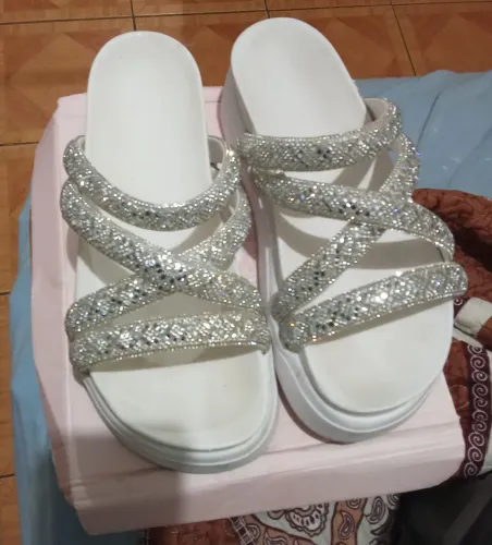 Sandália linda n 38