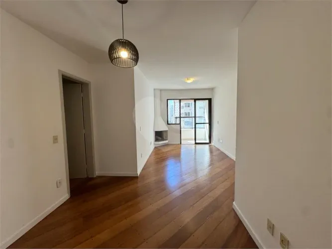 Apartamento com 2 quartos para locação em Cidade monções - SP