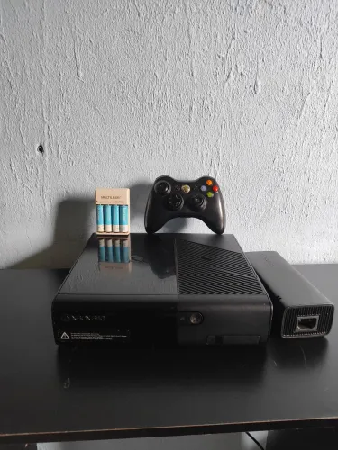 Xbox 360 desbloqueado + carregador