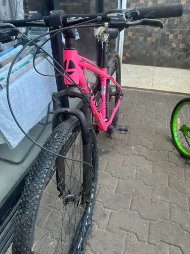 Bicicleta feminina semi nova