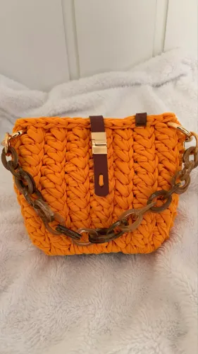 Bolsa de crochê fio de malha