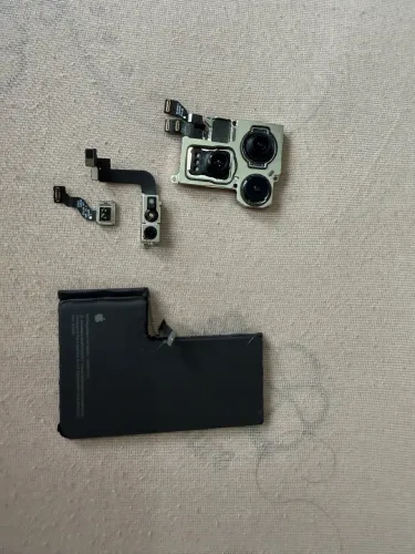 Vendo peças de iPhone 15 pro max