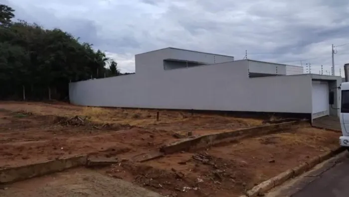 Terreno 10 x 32