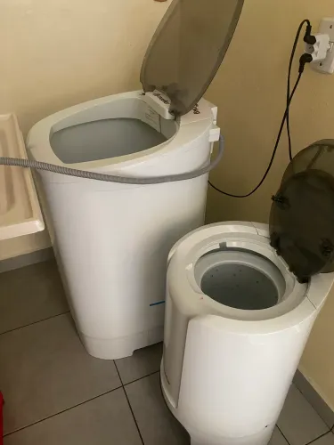 Máquina de lavar e centrifuga