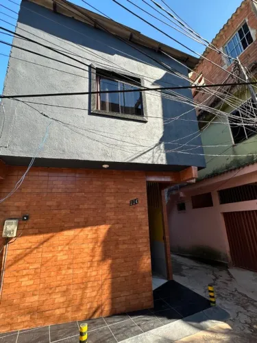 Casa refinada com ambientes funcionais e acolhedores