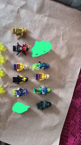LOTE LEGO NINJAGO (LLOYD FANTASMA) TROCO POR CARTA POKEMON