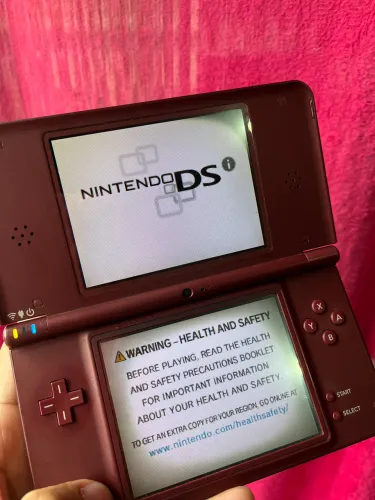 VENDO NINTENDO DSi XL
