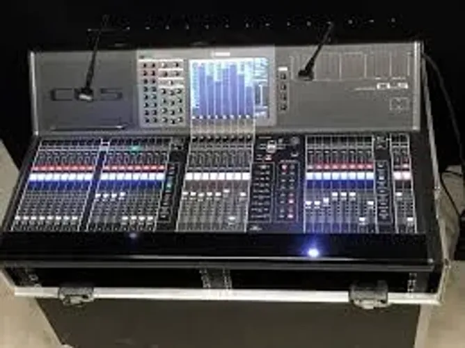 YAMAHA MESA DIGITAL CL5 C/CASE (PRODUTO DE MOSTRUÁRIO)