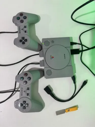 Ps1 playstation 1 mini Classic edition +  Cabo y desbloqueio  Pen drive 128gb 