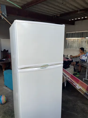 Vendo geladeira duplex