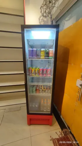 Expositor/ Geladeira para comércio.