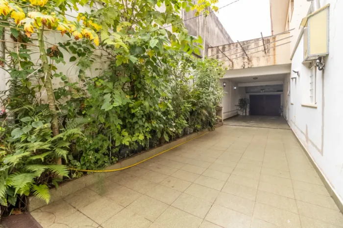 Sobrado para venda em Conjunto Residencial Jardim Canaã com 4 quartos, sendo 1 suíte, 382m