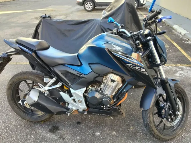 Cb 300f
