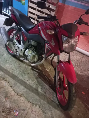 Titan 160 ano 2017 com 150 mil km rodada pneus novos