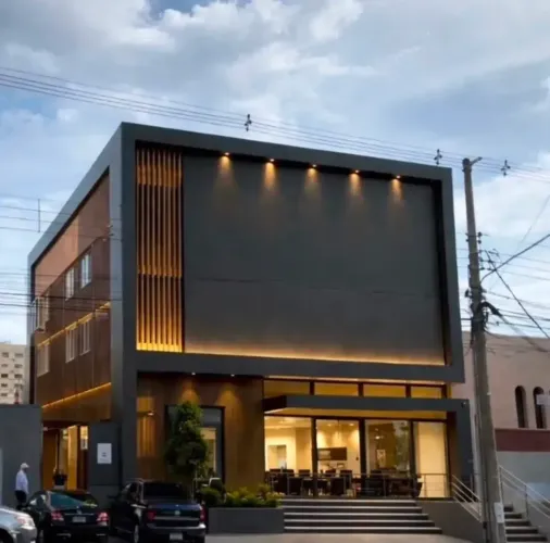 Imóvel para aluguel tem 600 metros quadrados com 24 quartos em Centro - Campo Grande - MS