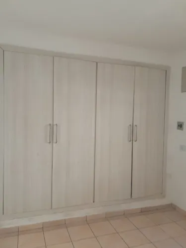CASA EM CORUMBÁ, RICA EM VARANDA, COMODOS ESPACOSOS.