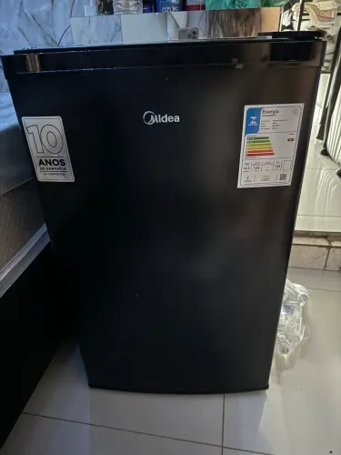 Frigobar Midea 124 litros 