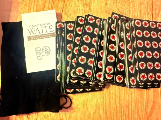 O Novo Tarô de Waite - 86 Cartas (Inclusivo) + Guia + Saquinho De Veludo - Impecável