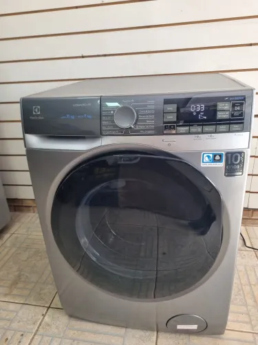 Lava e seca Electrolux 11kg/7kg inverter ultimatecare