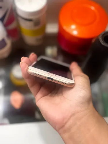 VENDO IPHONE 8 USADO/FUNCIONANDO PERFEITAMENTE.