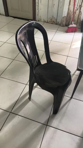 Cadeiras de plástico
