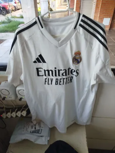 Camisa do real Madrid da Adidas tamanho G usada