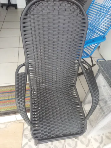 Cadeira de balanço de fibra sintética nova