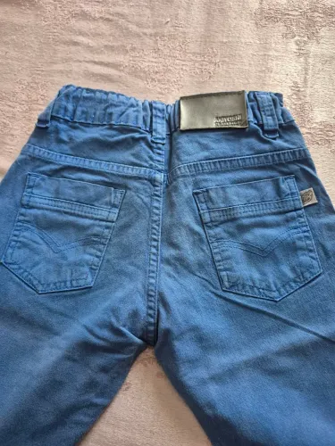 Calça sarja azul infantil,  tam.8. Perfeitas condições. 30,00