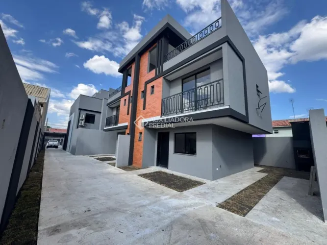 Sobrado Triplex em Condomínio Fechado no Boqueirão | 3 Quartos | Suíte com Closet | Terraç