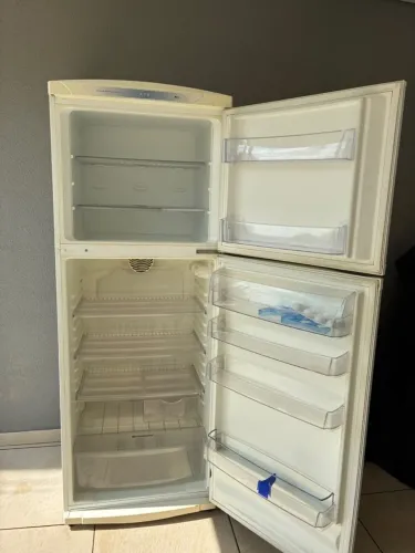 GELADEIRA 470 lts