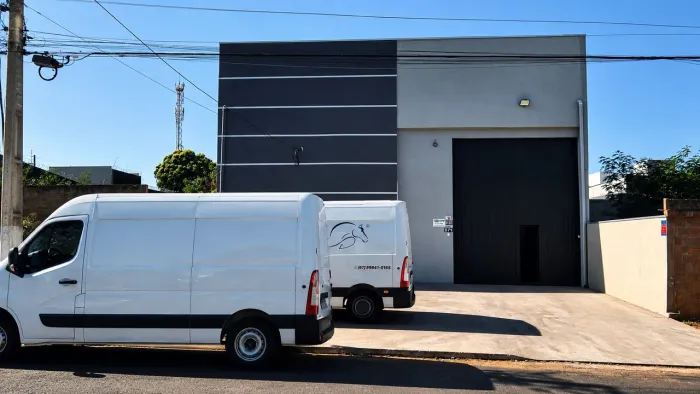 Depósito com Câmara Fria
