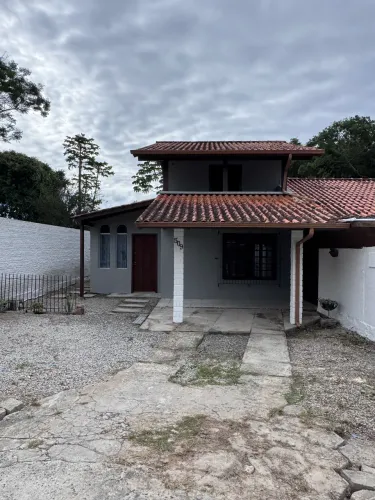 Alugo casa de 2 quartos lagoa da Conceição.