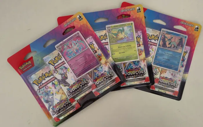 Blister triplo de Evoluções Prismáticas - Pokémon TCG