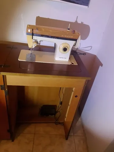 Máquina de costura Singer
