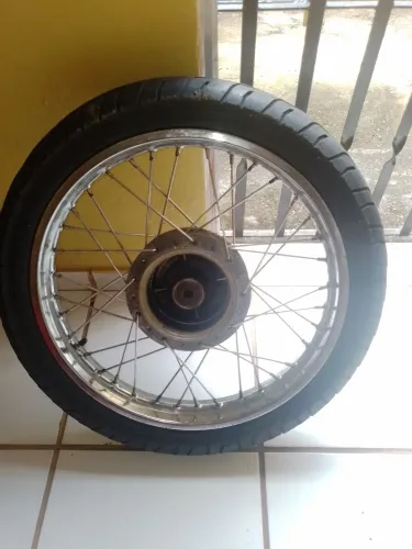 Vendo jogo de roda completo traseiro para moto .